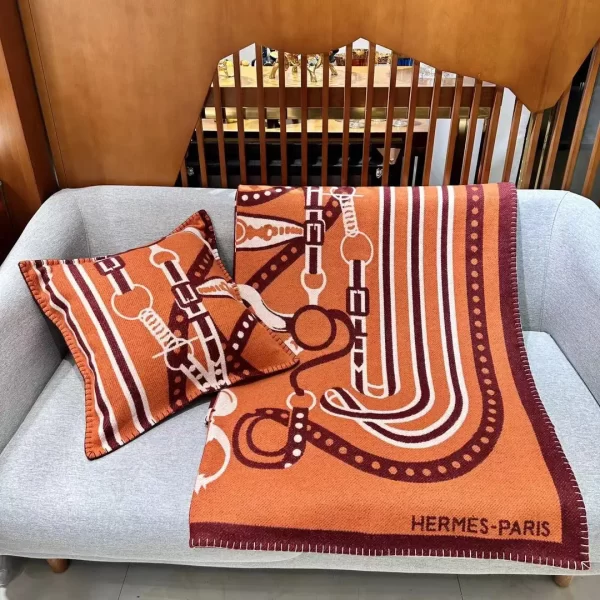 Hermes orange outlet pillow