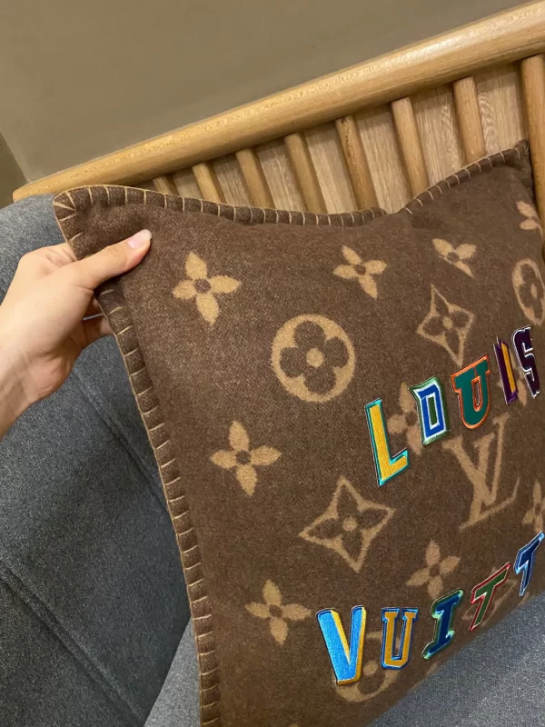 Louis vuitton discount blanket and pillow